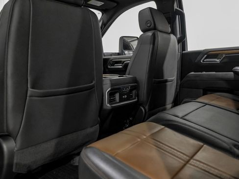 Used 2024 Chevrolet Silverado 2500 High Country w/ High Country Premium Package image 38