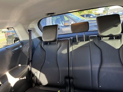 New 2026 Kia Carnival EX image 18