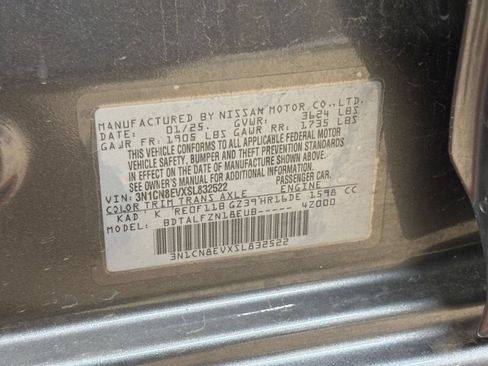 Used 2025 Nissan Versa SV FWD image 27