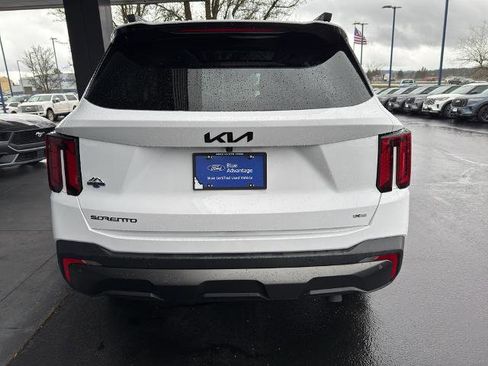 Used 2025 Kia Sorento SX image 5