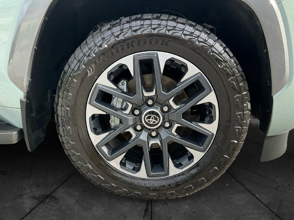 Used 2024 Toyota Sequoia Limited w/ Tow Technology Package AWD/4WD image 15
