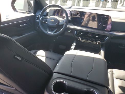 New 2026 Chevrolet Suburban LS RWD image 11