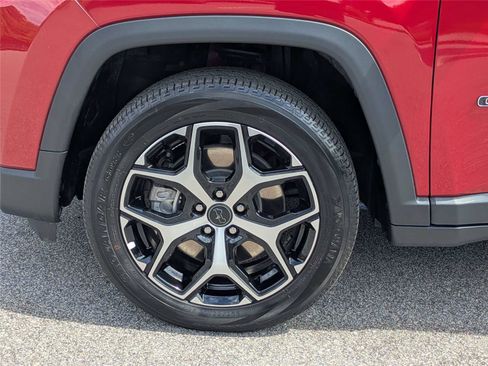 Used 2025 Jeep Compass Limited AWD/4WD image 14