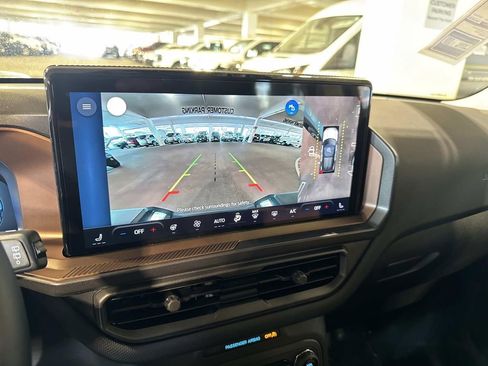 Used 2025 Ford Bronco Sport Outer Banks w/ Outer Banks Tech Package+ image 28