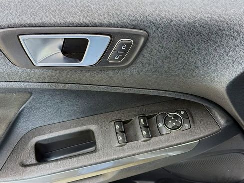 Used 2018 Ford EcoSport SE image 26
