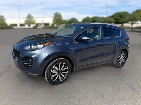 Used 2018 Kia Sportage EX image 3