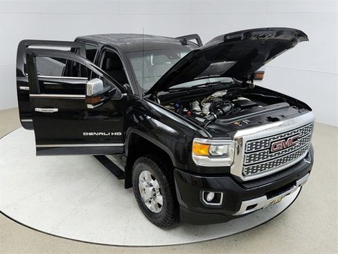 Used 2019 GMC Sierra 3500 Denali image 21