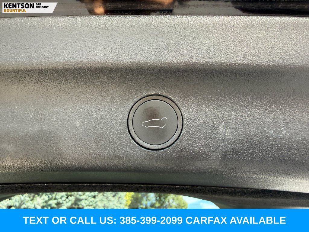 Used 2024 Tesla Model Y Performance AWD/4WD image 32