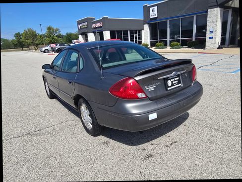 Used 2003 Ford Taurus SEL FWD image 2