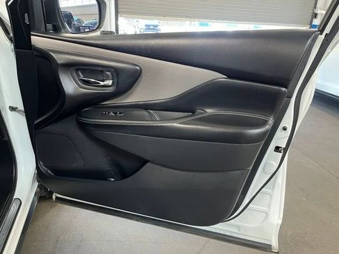 Used 2023 Nissan Murano SV AWD/4WD image 13