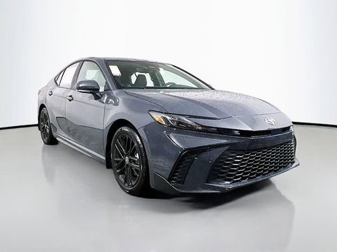 New 2025 Toyota Camry SE image 1