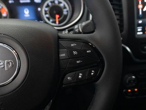 Used 2023 Jeep Cherokee Altitude Lux AWD/4WD image 7