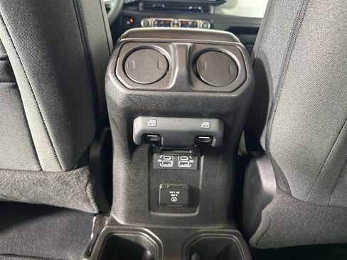 Used 2024 Jeep Wrangler Sahara image 11