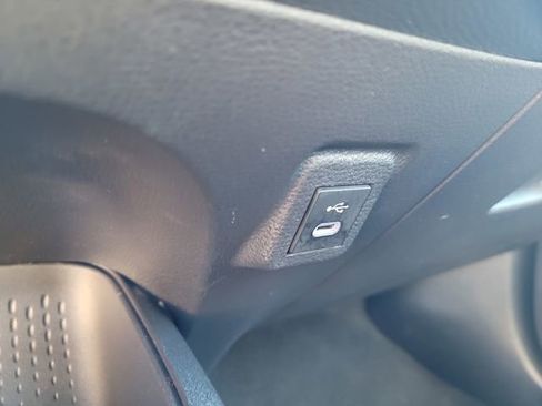 Used 2025 Toyota Corolla LE image 20