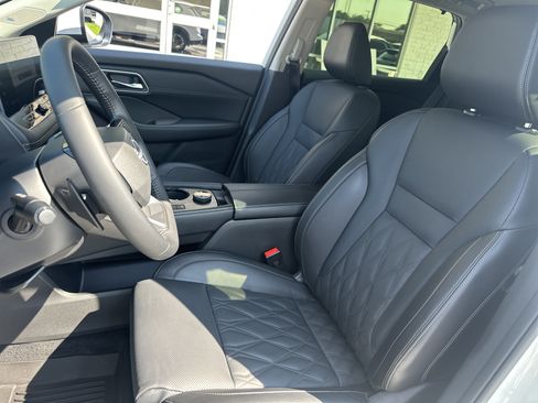 Used 2026 Nissan Rogue Platinum w/ Platinum Premium Package AWD/4WD image 10