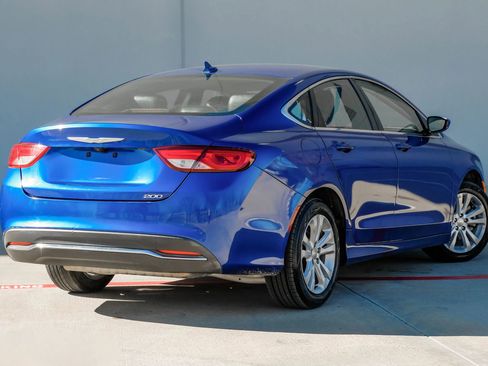 Used 2017 Chrysler 200 Limited Platinum image 3