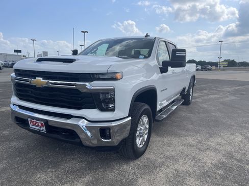 Used 2025 Chevrolet Silverado 3500 LT w/ Convenience Package AWD/4WD image 8
