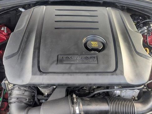 Used 2017 Jaguar F-PACE R-Sport image 25