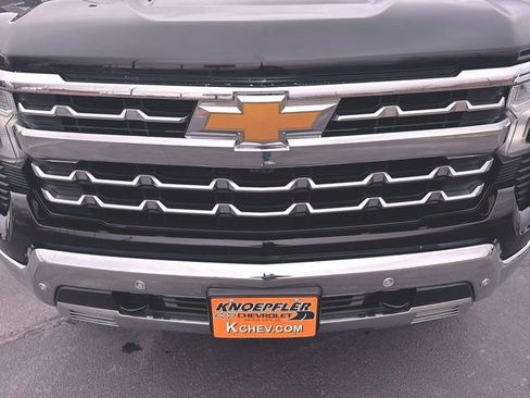 Used 2025 Chevrolet Silverado 1500 LTZ image 32