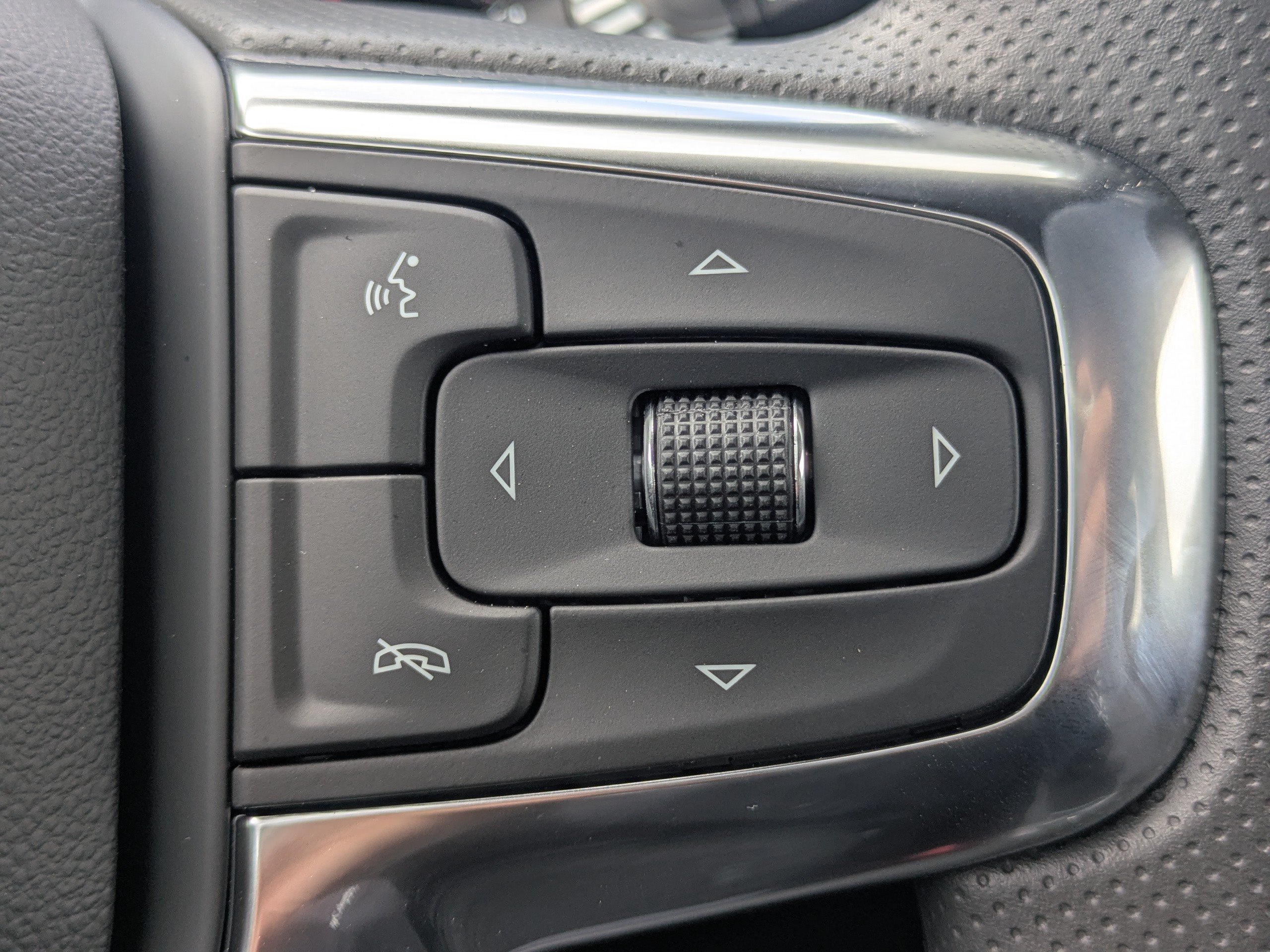 New 2026 Chevrolet Blazer LT w/ Convenience Package FWD image 25