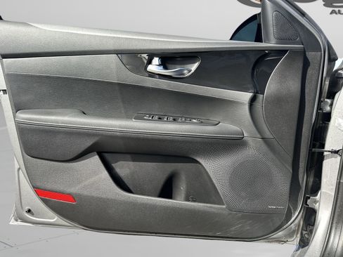 Used 2023 Kia Forte GT-Line w/ GT-Line Premium Package image 27