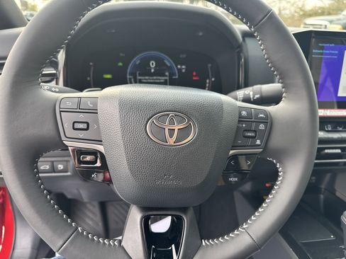 New 2026 Toyota Camry SE image 17