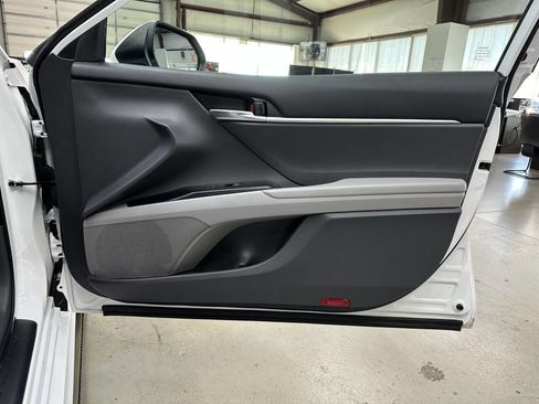Used 2020 Toyota Camry LE image 16