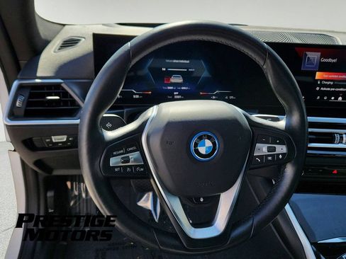 Used 2024 BMW i4 xDrive40i AWD/4WD image 16