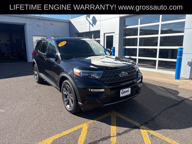 Used 2024 Ford Explorer XLT w/ Equipment Group 202A AWD/4WD image 2