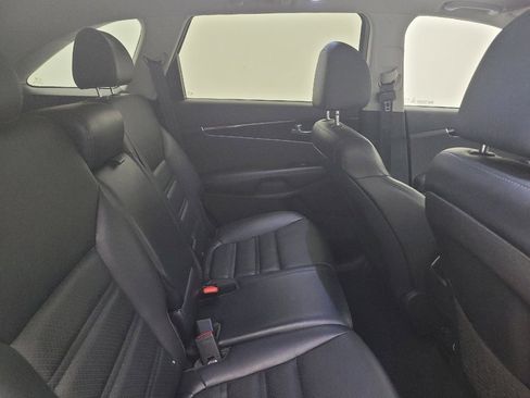 Used 2020 Kia Sorento EX AWD/4WD image 19