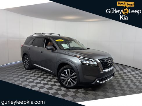 Used 2022 Nissan Pathfinder Platinum w/ Cargo Package AWD/4WD image 1