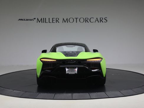 Used 2023 McLaren Artura image 6