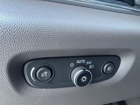 Used 2018 Chevrolet Traverse LT image 6