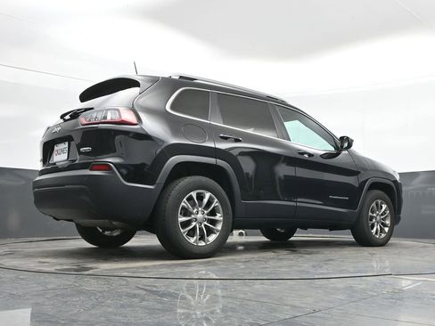 Used 2020 Jeep Cherokee Latitude Plus image 32