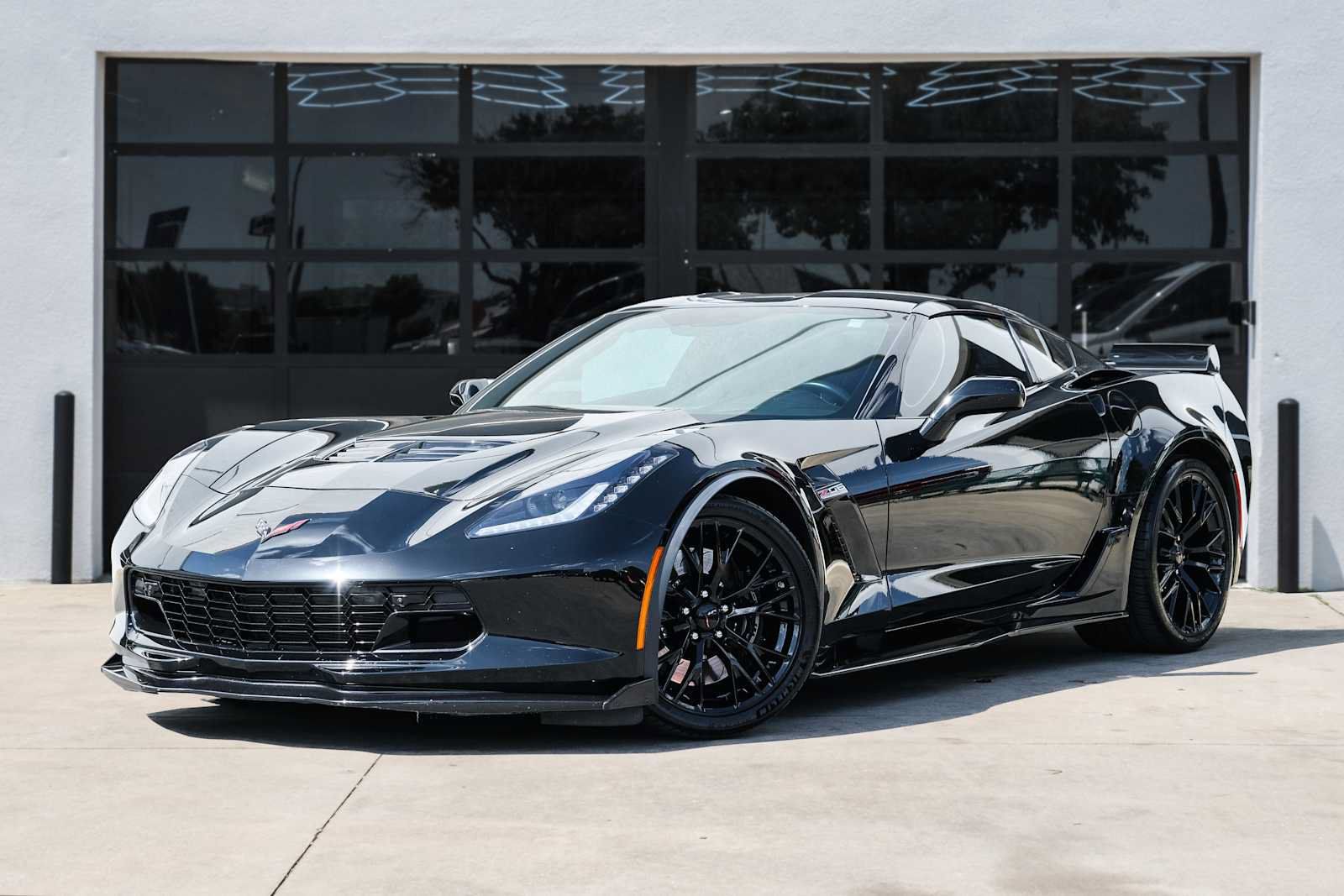 Used 2016 Chevrolet Corvette Z06 w/ 2LZ Preferred Equipment Group RWD image 1