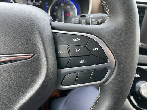 Used 2024 Chrysler Voyager LX image 22