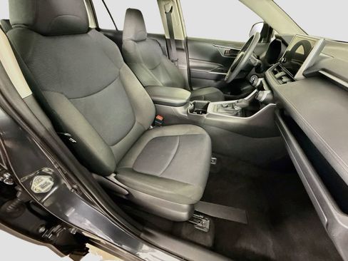 Certified 2025 Toyota RAV4 LE AWD/4WD image 18