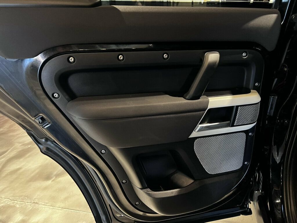Used 2023 Land Rover Defender 130 SE AWD/4WD image 15