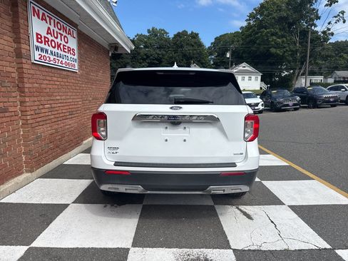 Used 2020 Ford Explorer XLT w/ Equipment Group 202A AWD/4WD image 10