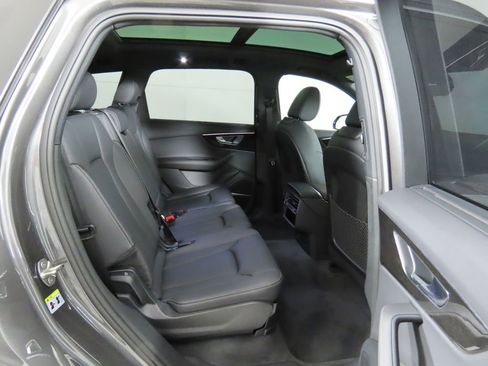 Used 2025 Audi Q7 3.0T Premium Plus w/ Premium Plus Package AWD/4WD image 24