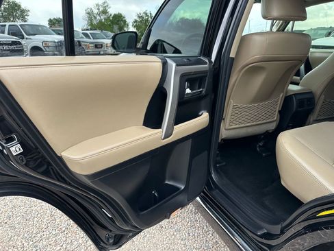 Used 2016 Toyota 4Runner Limited AWD/4WD image 28