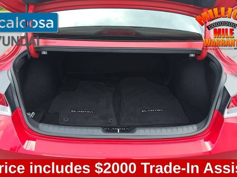 Used 2023 Hyundai Elantra SEL FWD image 10
