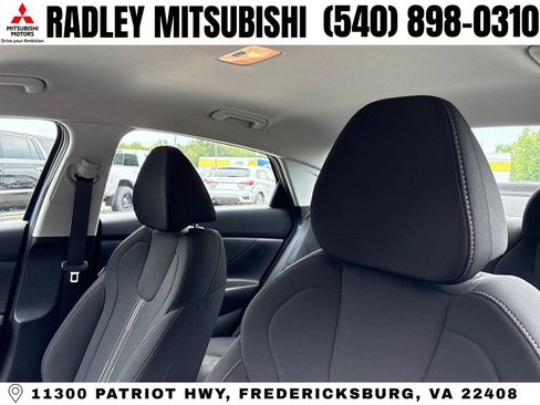 Used 2023 Hyundai Elantra SEL w/ Cargo Package FWD image 2