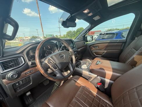 Used 2020 Nissan Titan Platinum Reserve w/ Moonroof Package AWD/4WD image 14