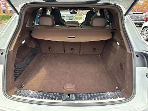 Used 2023 Porsche Cayenne Platinum Edition image 15
