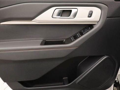 New 2026 Ford Explorer Active w/ Active Comfort Package AWD/4WD image 19