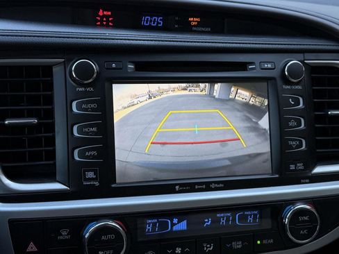 Used 2017 Toyota Highlander Limited FWD image 16