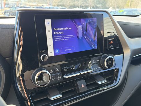 Certified 2024 Toyota Highlander LE image 6