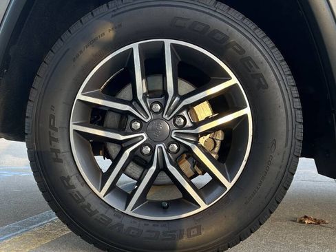 Used 2019 Jeep Grand Cherokee Limited image 45