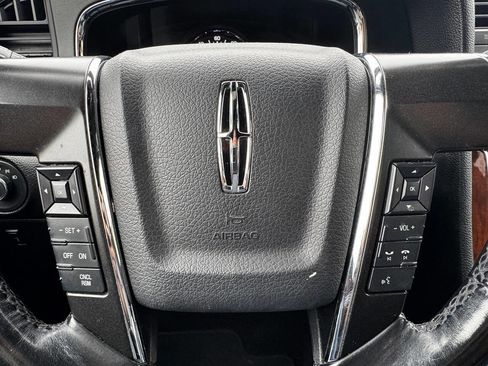 Used 2017 Lincoln Navigator L Select image 11